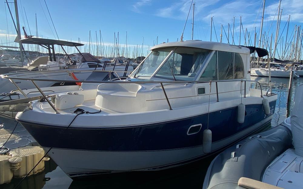 slider 3 Beneteau Antares 760