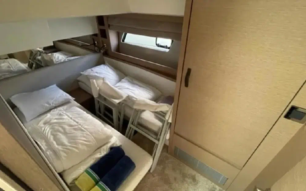 slider 10 Jeanneau Prestige 520