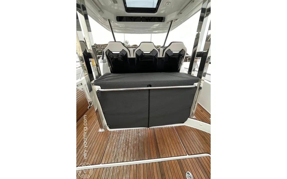 slider 6 Jeanneau Cap Camarat 10.5 WA