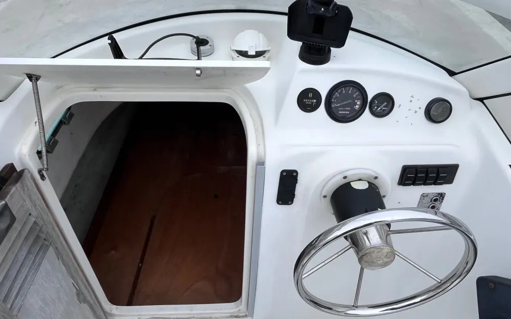 slider 5 Beneteau Ombrine 630 - null