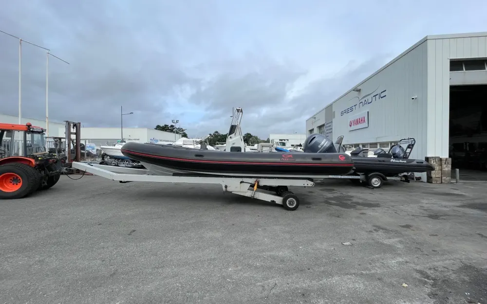 slider 13 Capelli Tempest 700