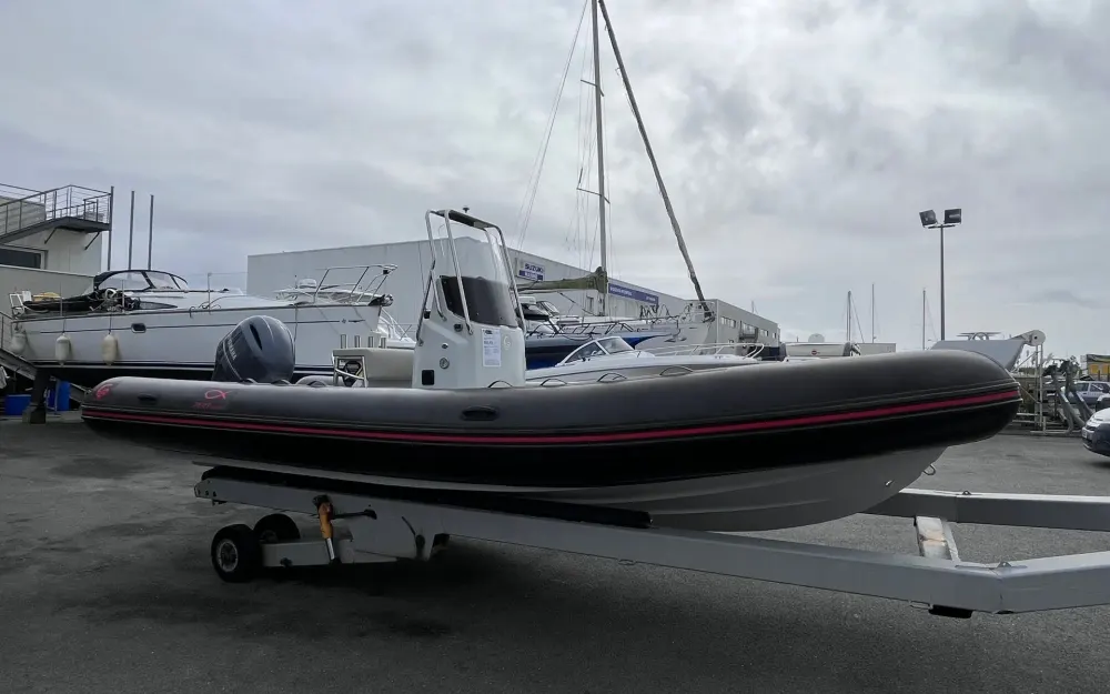 slider 1 Capelli Tempest 700