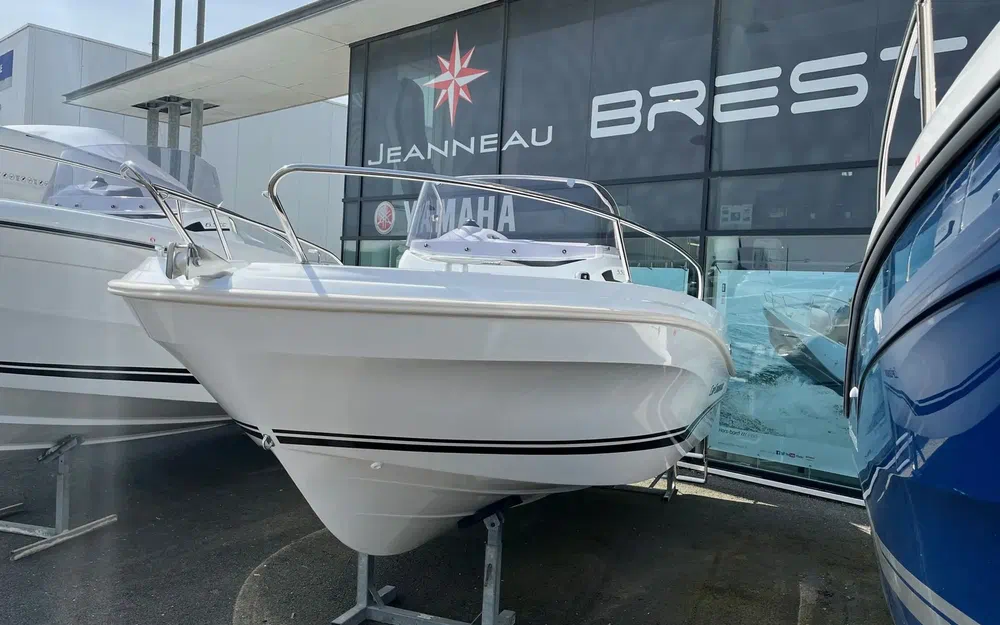 slider 0 Jeanneau Cap Camarat 5.5 CC