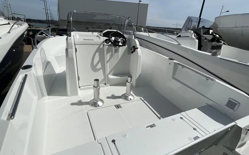 slider 2 Jeanneau Cap Camarat 5.5 CC