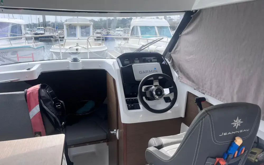 slider 13 Jeanneau Merry Fisher 695