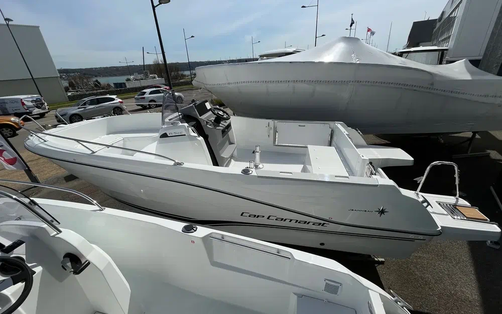 slider 2 Jeanneau Cap Camarat 6.5 CC