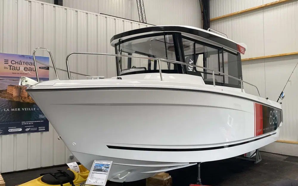 slider 0 Jeanneau Merry Fisher 695