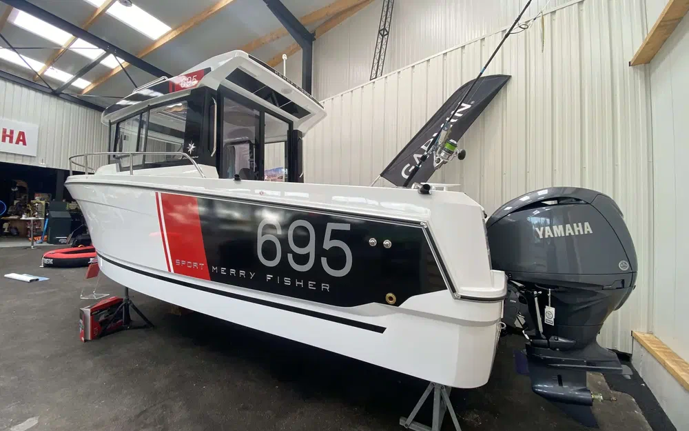 slider 2 Jeanneau Merry Fisher 695