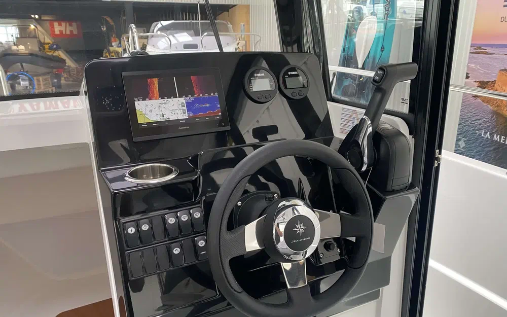 slider 7 Jeanneau Merry Fisher 695