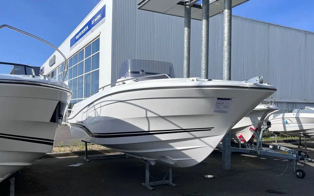 slider 0 Jeanneau Cap Camarat 7.5 CC