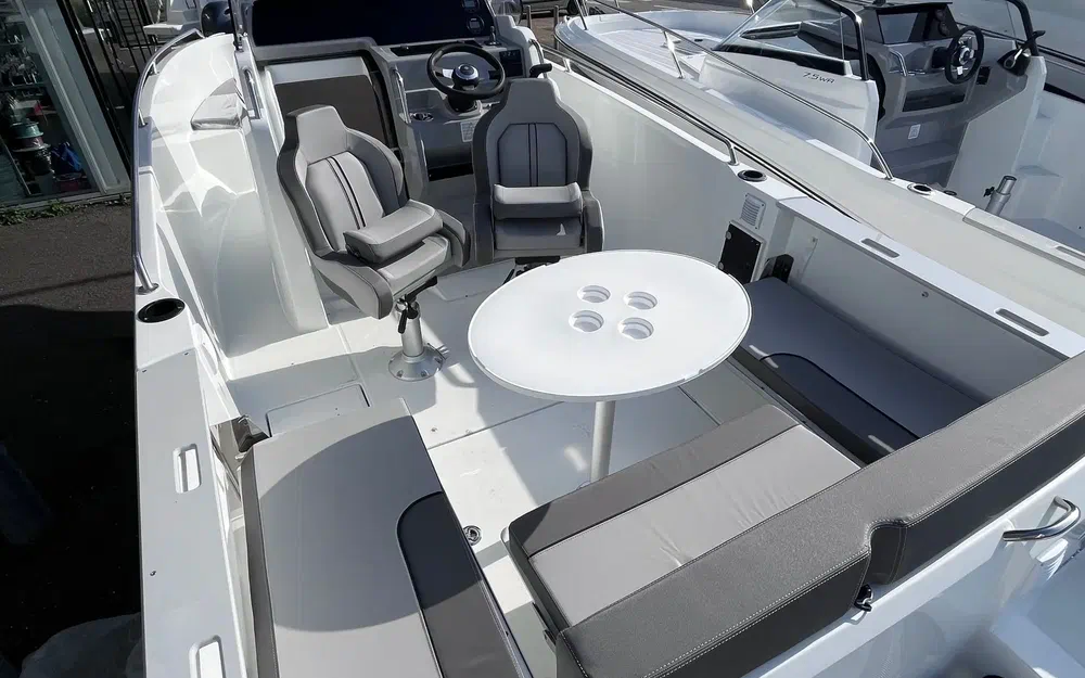 slider 6 Jeanneau Cap Camarat 7.5 CC