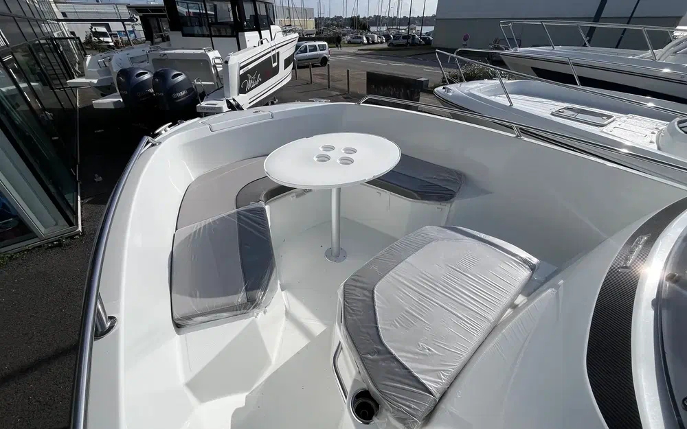 slider 8 Jeanneau Cap Camarat 7.5 CC