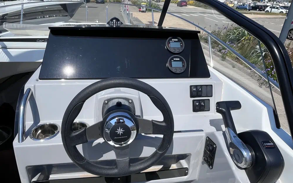 slider 9 Jeanneau Cap Camarat 7.5 WA