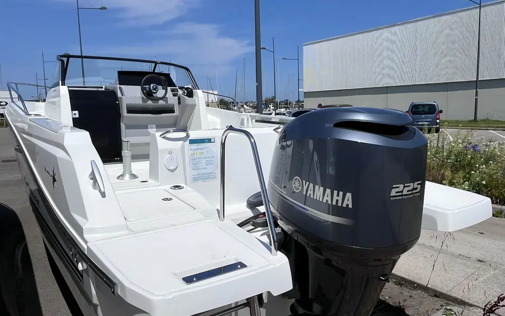 slider 4 Jeanneau Cap Camarat 7.5 WA