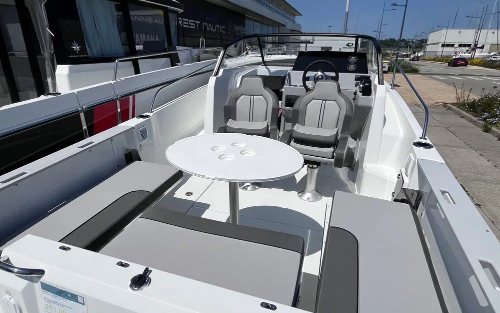 slider 7 Jeanneau Cap Camarat 7.5 WA