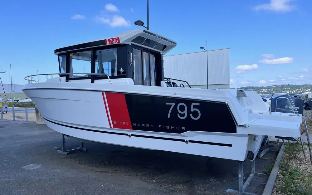 slider 1 Jeanneau Merry Fisher 795