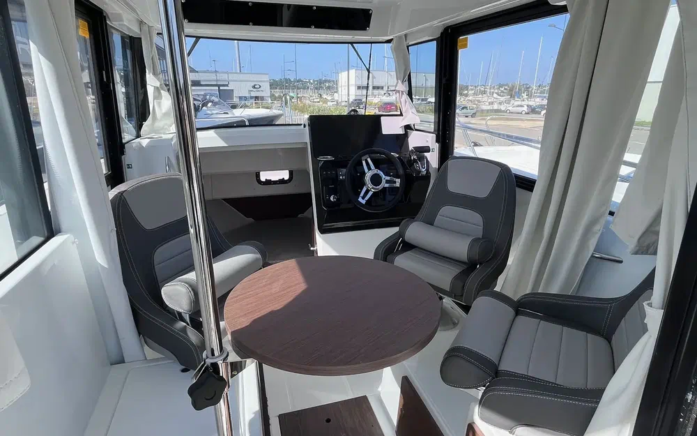 slider 6 Jeanneau Merry Fisher 795