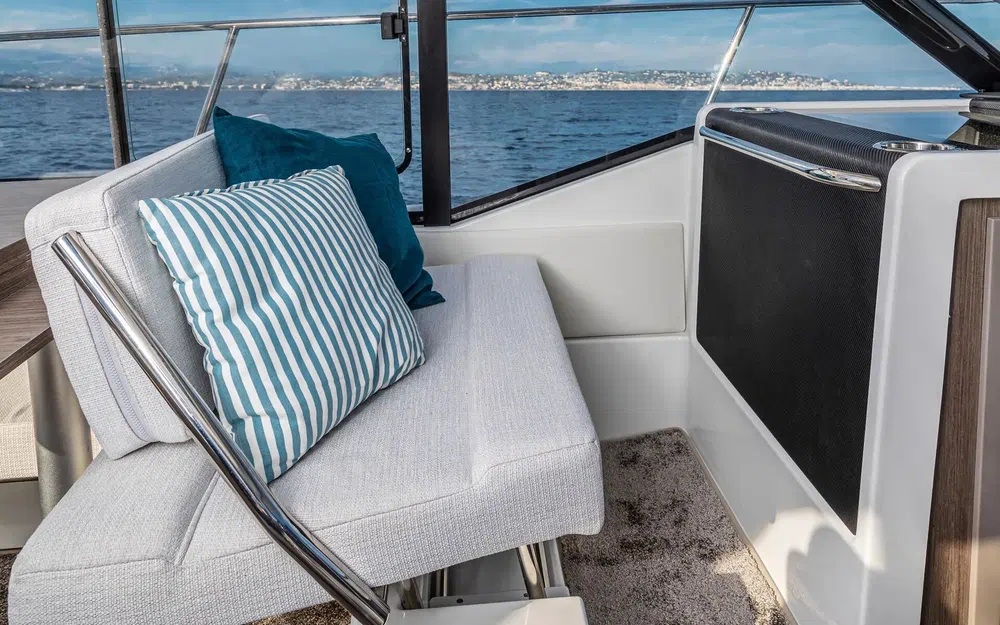 slider 3 Jeanneau Merry Fisher 895