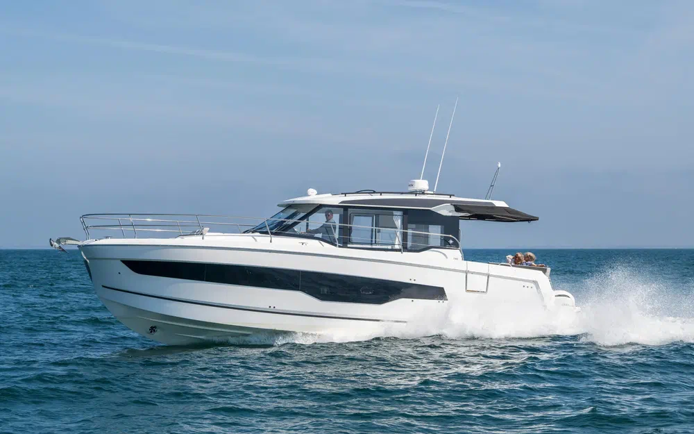 slider 10 Jeanneau Merry Fisher 1295 coupé