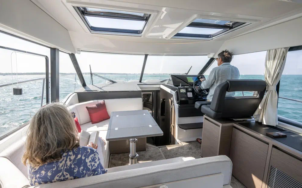 slider 17 Jeanneau Merry Fisher 1295 coupé