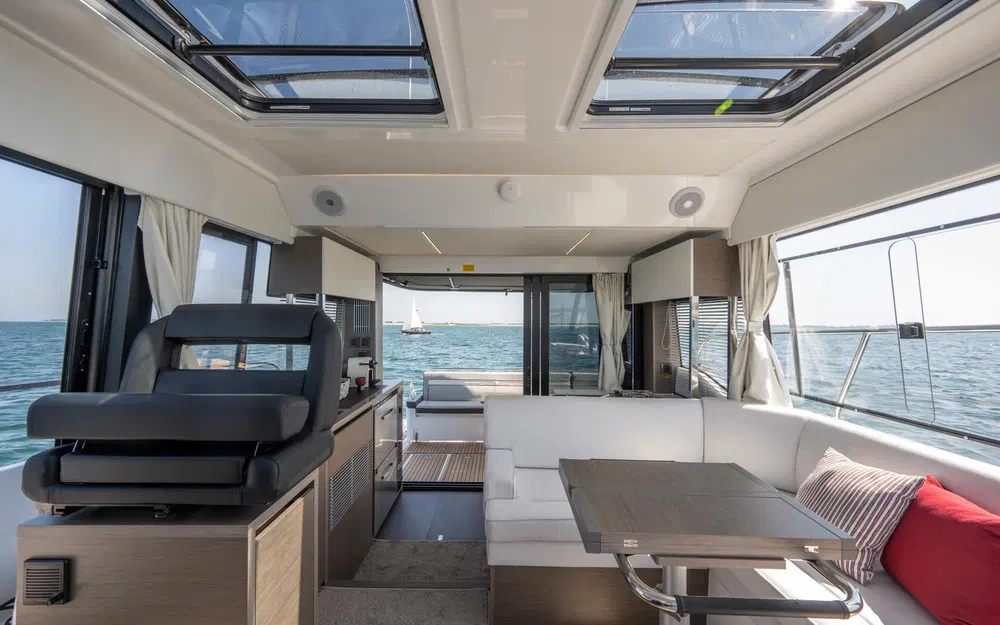 slider 5 Jeanneau Merry Fisher 1295 coupé