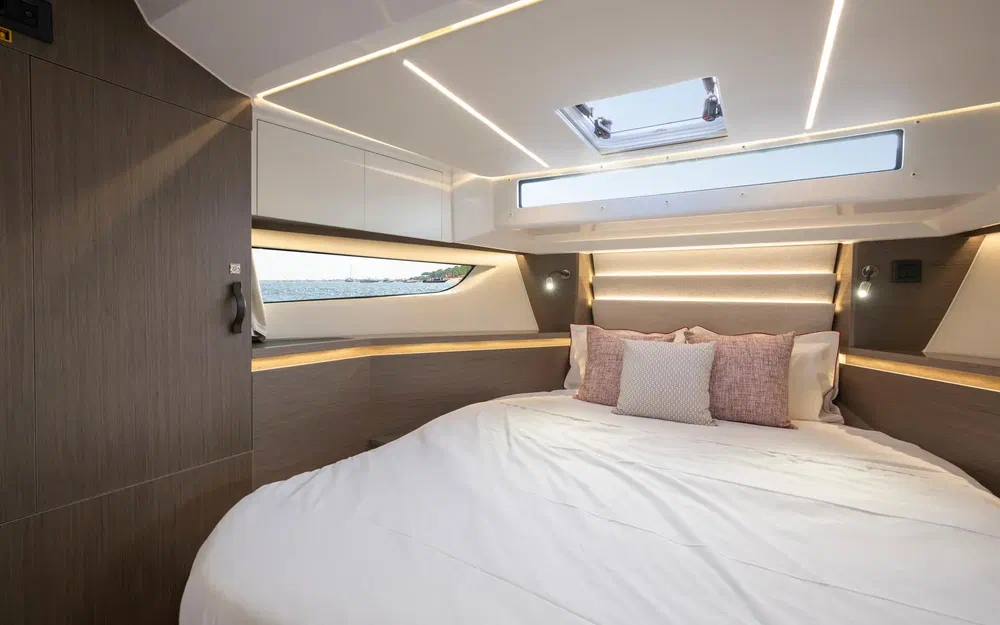 slider 7 Jeanneau Merry Fisher 1295 coupé