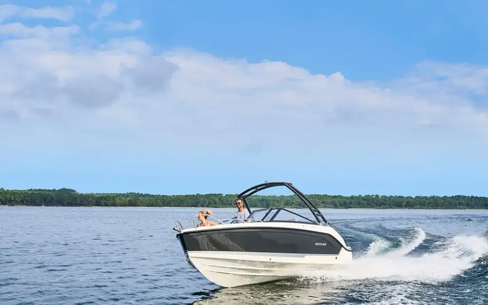 slider 1 Quicksilver Activ 675 Bowrider