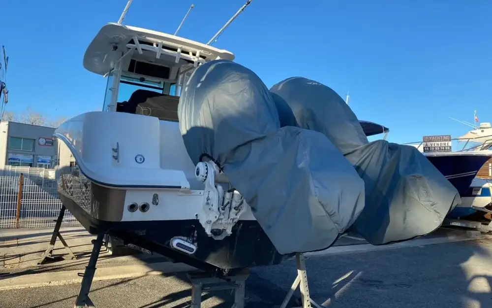 slider 26 Boston Whaler  320 Outrage