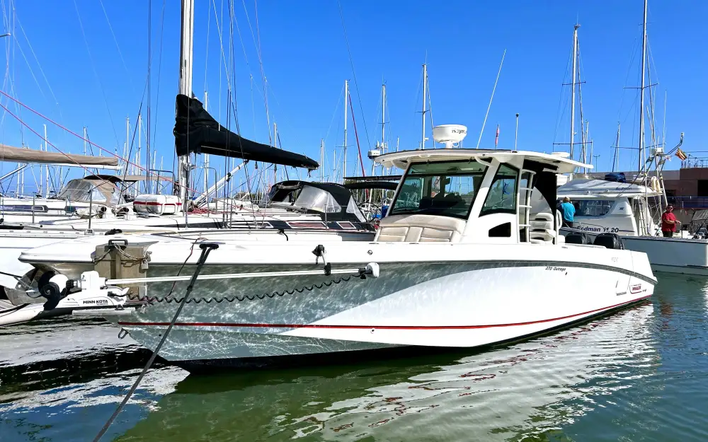 slider 11 Boston Whaler  370 Outrage