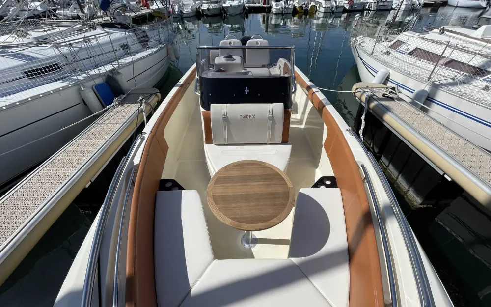 slider 11 Invictus  240 FX