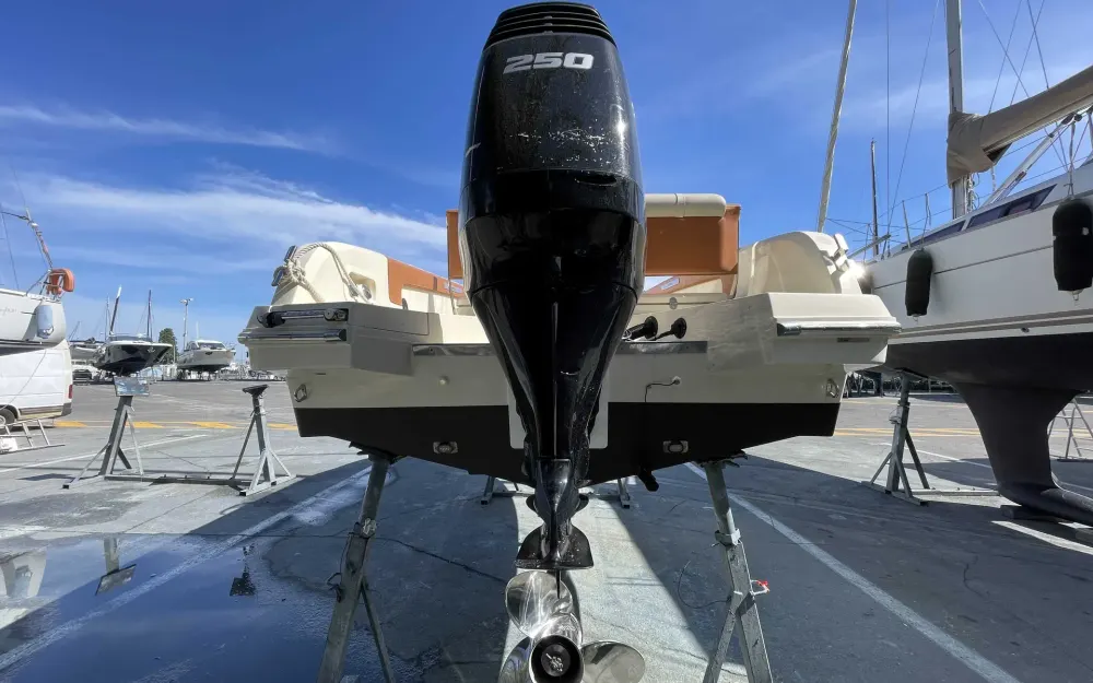 slider 17 Invictus  240 FX
