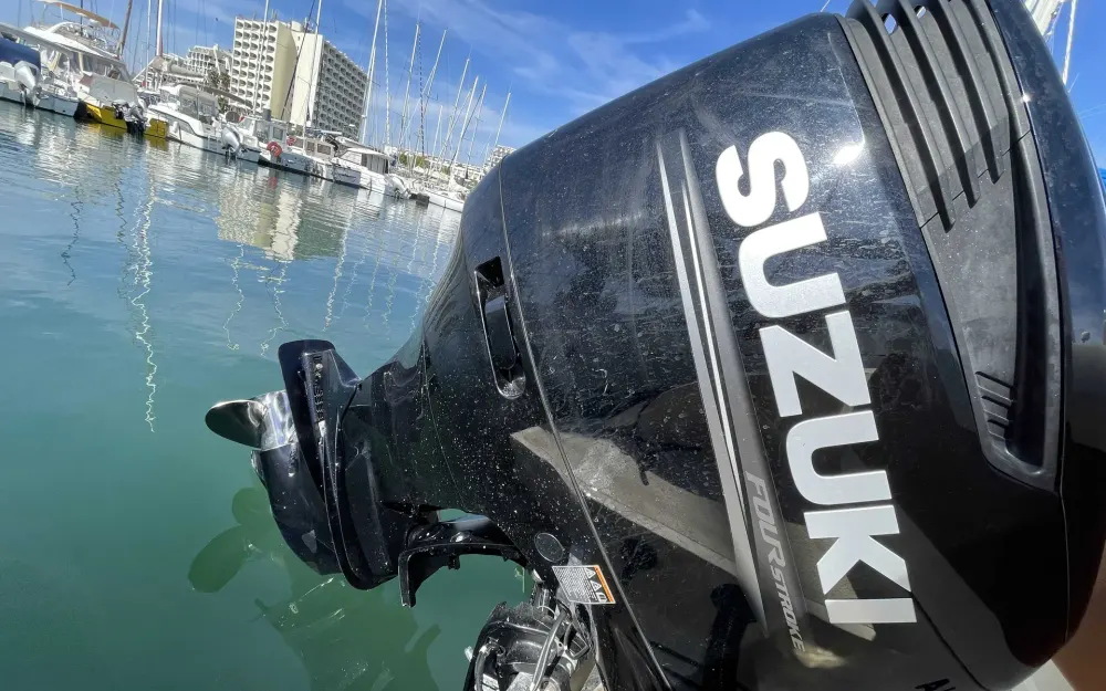 slider 19 Invictus  240 FX