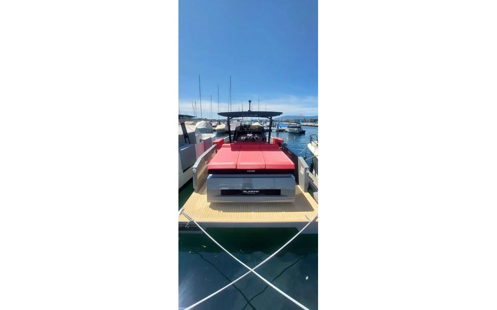 slider 0 De Antonio Yachts D28 Open