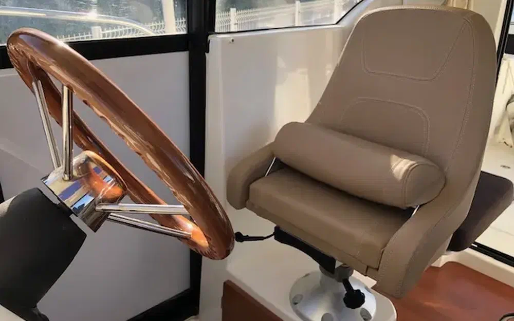 slider 5 Jeanneau Merry Fisher 855