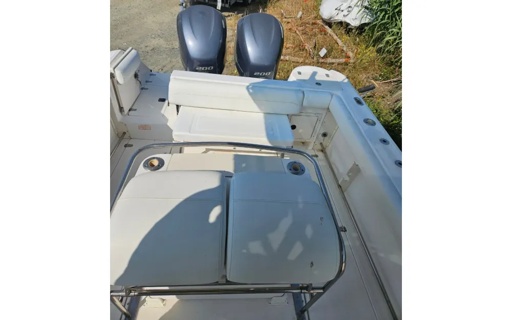 slider 3 Boston Whaler  260 Outrage