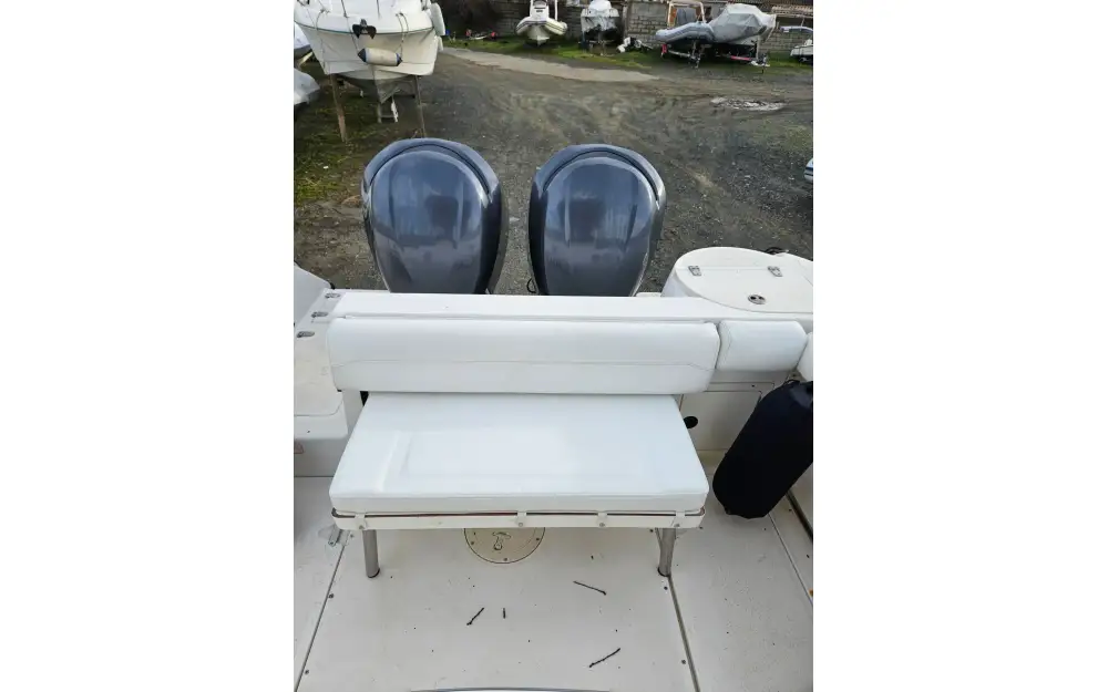 slider 5 Boston Whaler  260 Outrage