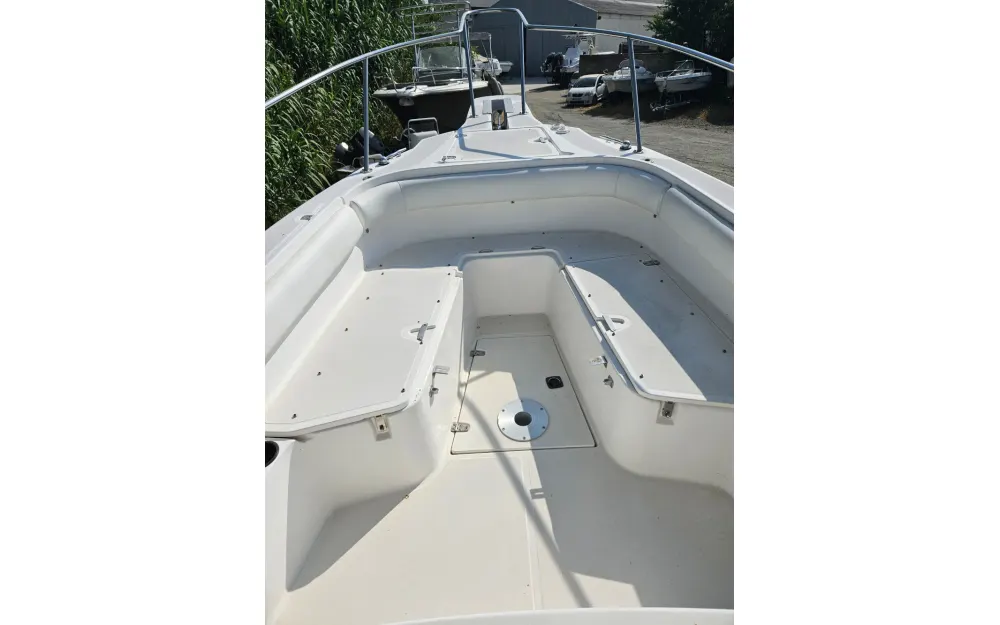 slider 2 Boston Whaler  260 Outrage