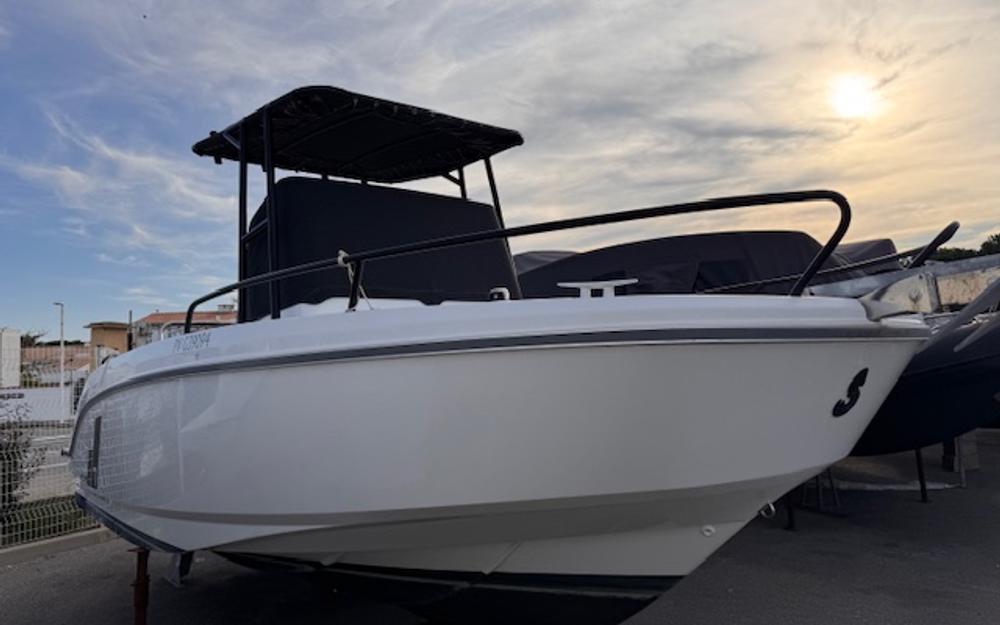 slider 1 Beneteau Flyer 7 SPACEdeck