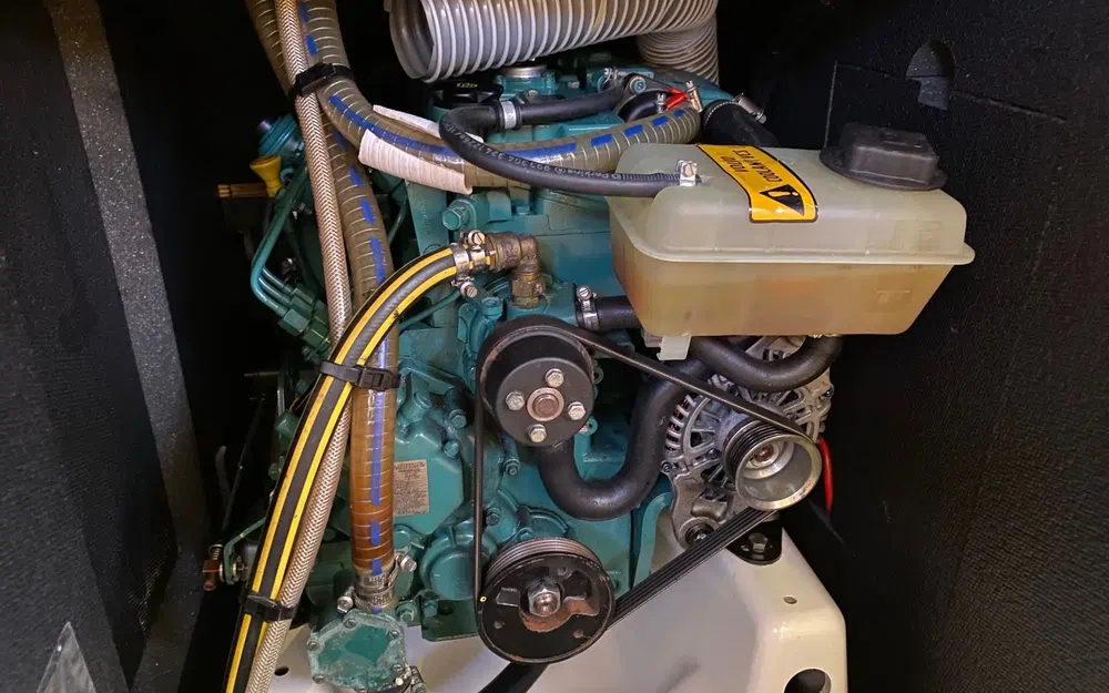 slider 12 Dufour 335