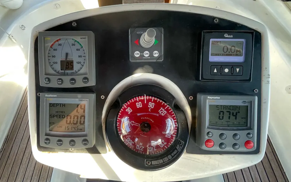 slider 23 Jeanneau Sun Odyssey 42 CC