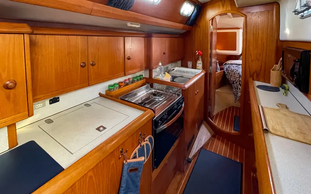 slider 31 Jeanneau Sun Odyssey 42 CC