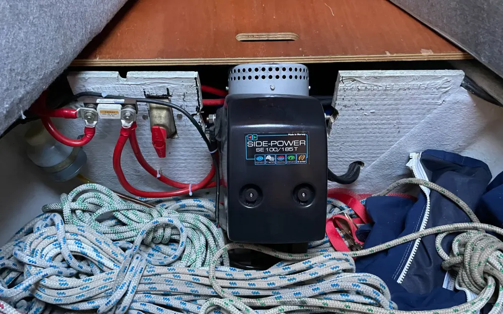 slider 46 Jeanneau Sun Odyssey 42 CC