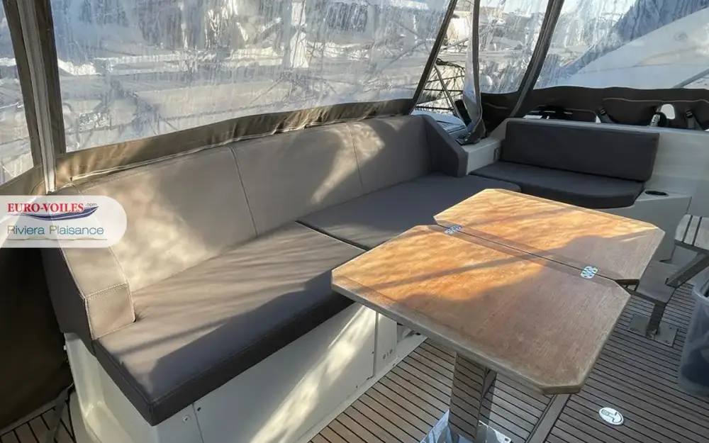 slider 15 Prestige Yachts Prestige 420 Fly
