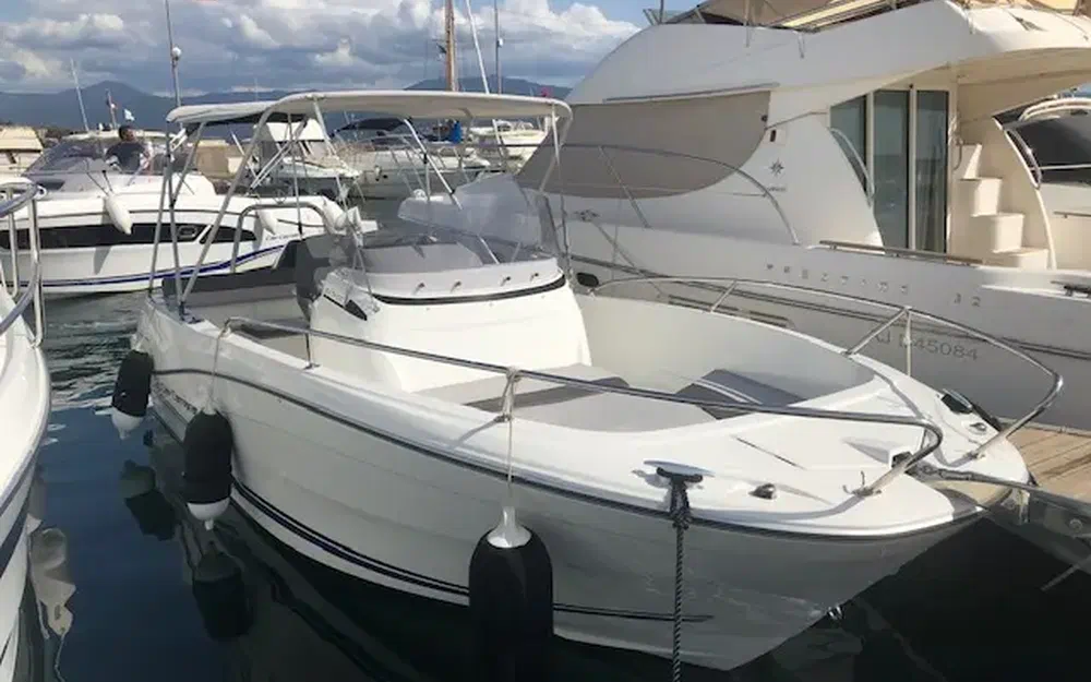 slider 7 Jeanneau Cap Camarat 6.5 CC
