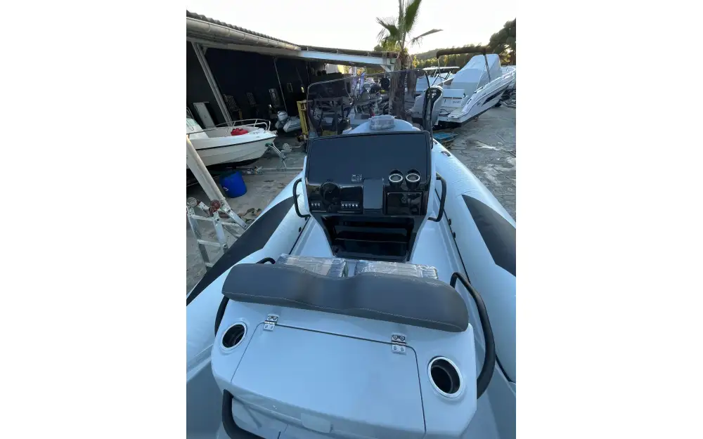 slider 5 Grand Golden Line G750