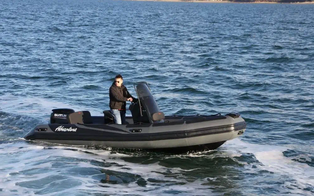 slider 9 Adventure Vesta 550 Profish