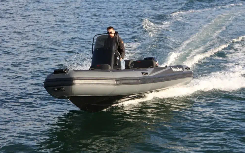 slider 0 Adventure Vesta 550 Profish