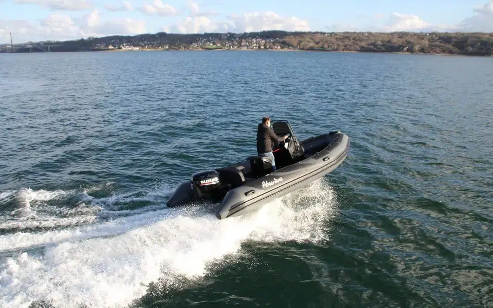 slider 1 Adventure Vesta 550 Profish