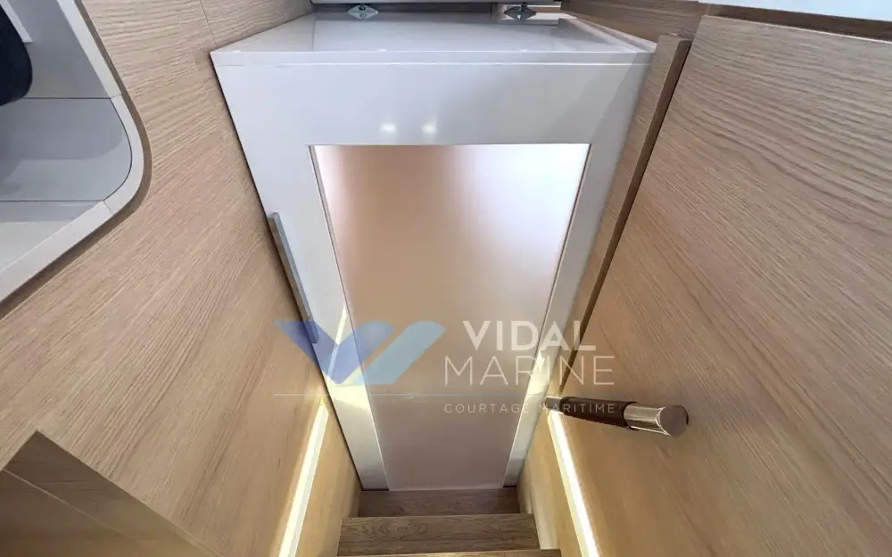slider 8 Indigo Yacht Aventura 37