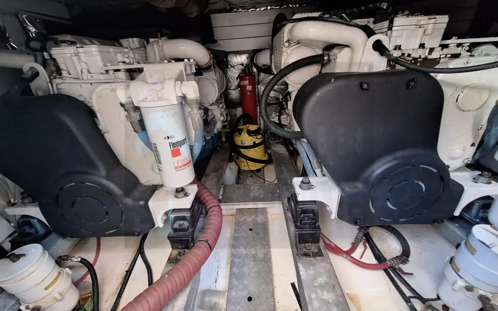 slider 24 Sealine  T 50